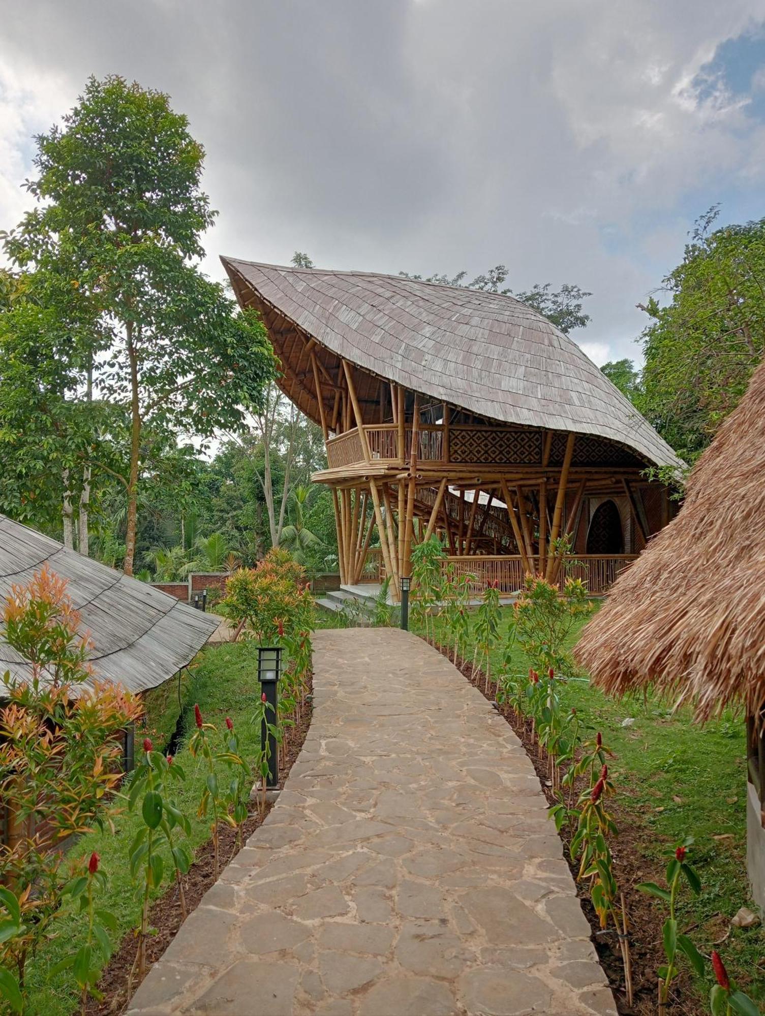 The Osing Bamboo Resort - A Liberta Collection บันยูวังงี ภายนอก รูปภาพ